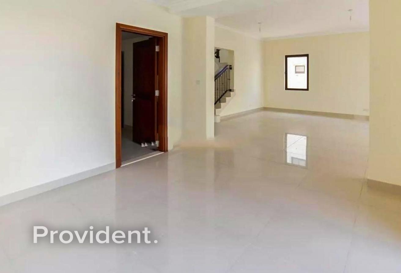 Landscaped Garden | Vacant Soon | Prime Location photo 5