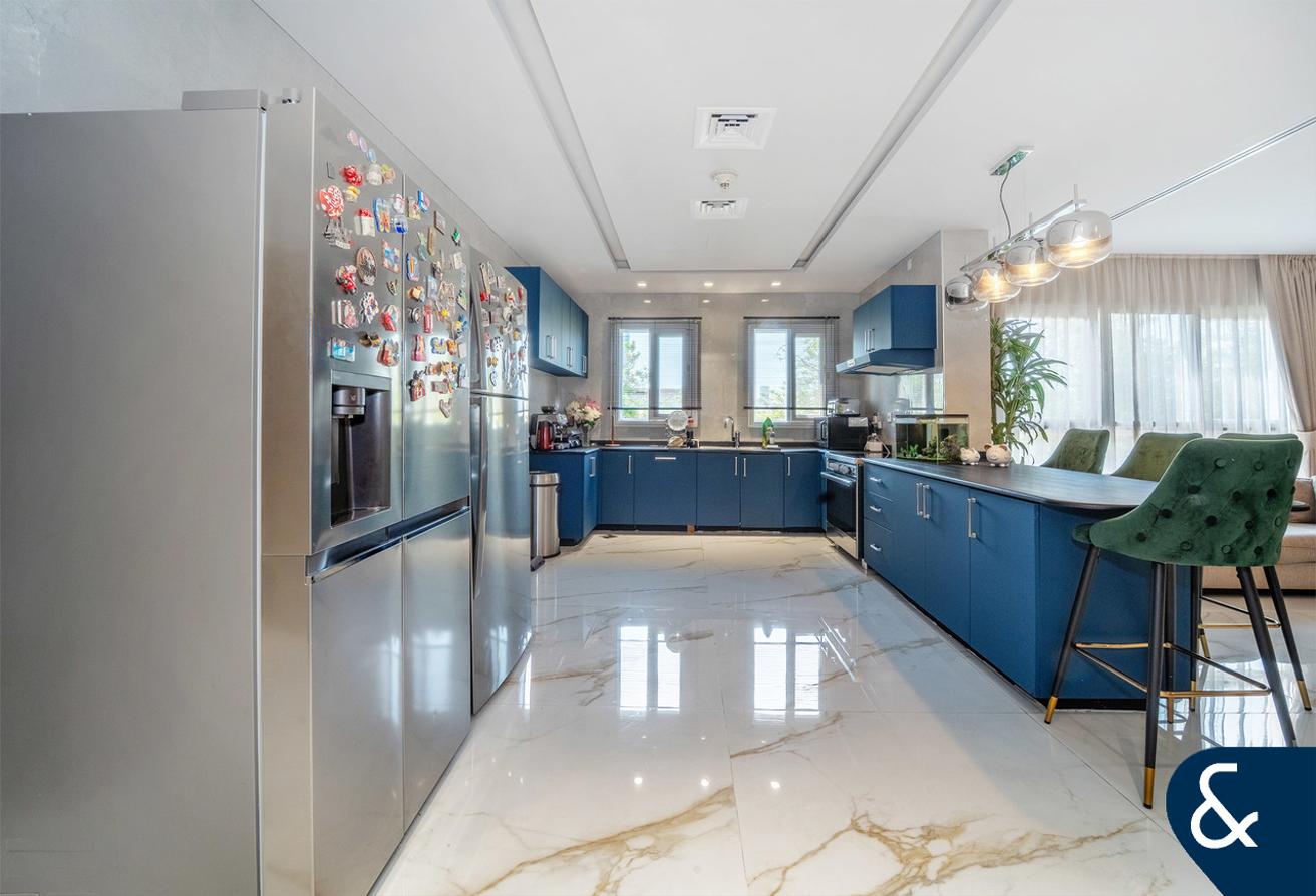 Lake View | 3 Bedrooms | Available Dec photo 22