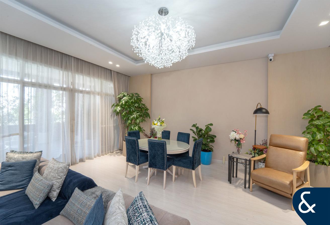Lake View | 3 Bedrooms | Available Dec photo 20