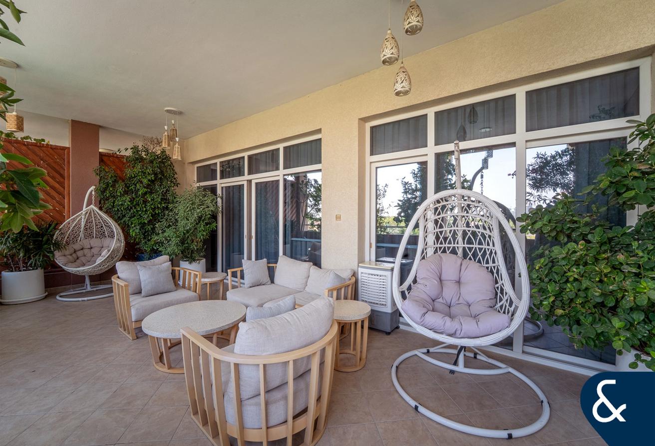 Lake View | 3 Bedrooms | Available Dec photo 16