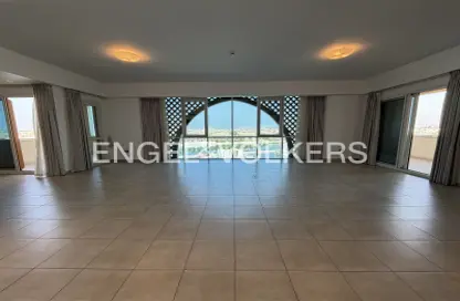 Apartment - 3 Bedrooms - 4 Bathrooms for sale in Marina Residences 5 - Marina Residences - Palm Jumeirah - Dubai