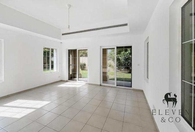 105963330 - Property Image 2