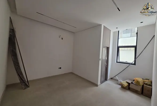 160969765 - Property Image 3
