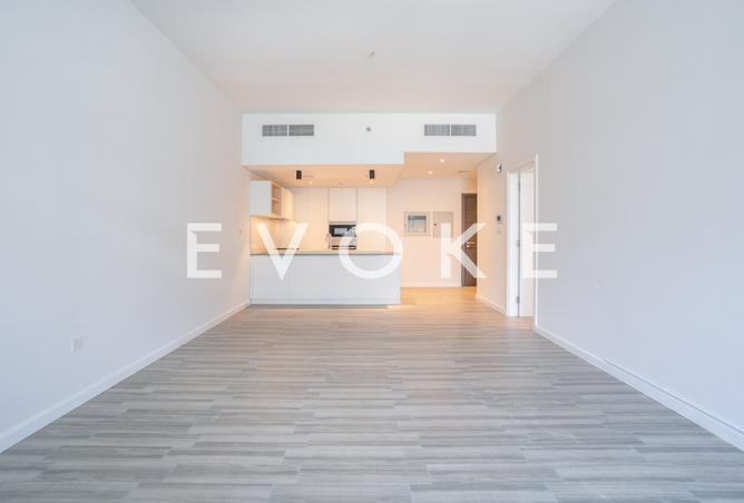 Largest 1BR | Corner Unit | Pool View — photo 2