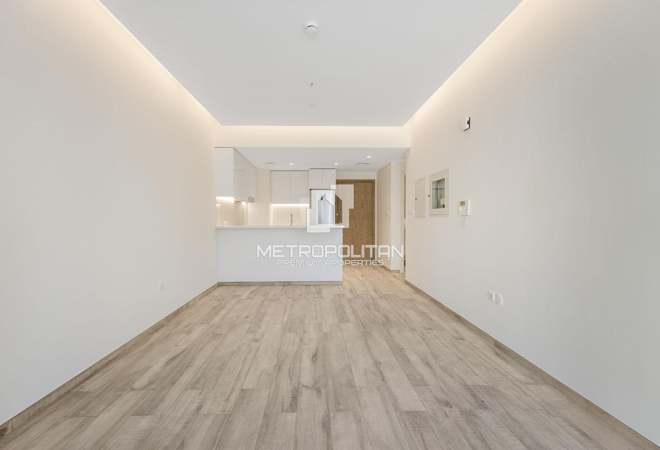 Spacious Layout | Vacant | Spectacular Views photo 5
