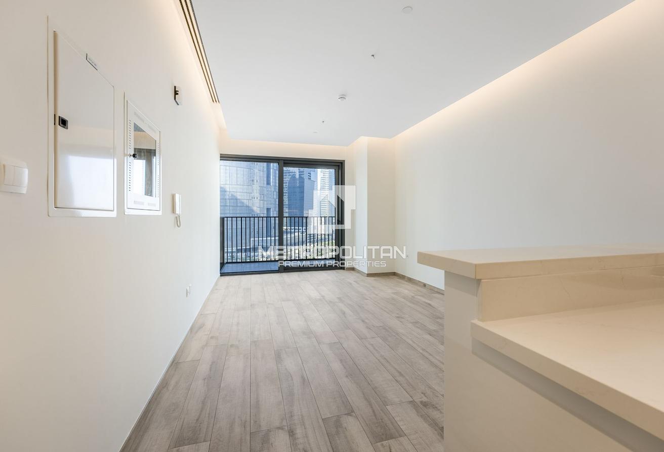 Spacious Layout | Vacant | Spectacular Views photo 6