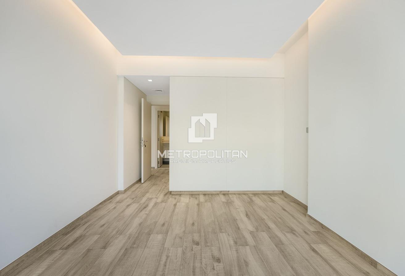 Spacious Layout | Vacant | Spectacular Views photo 9