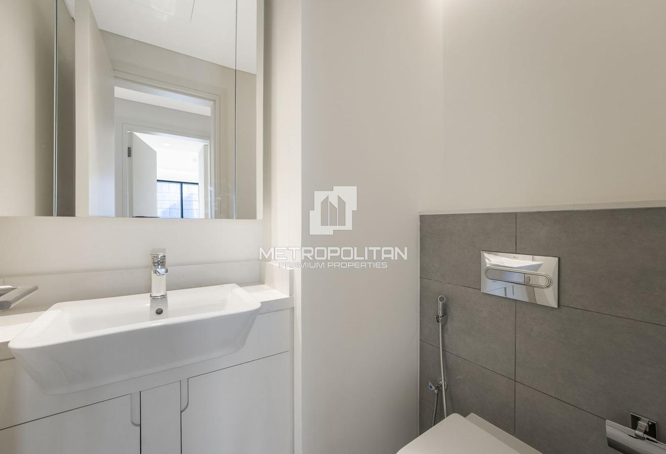 Spacious Layout | Vacant | Spectacular Views photo 10