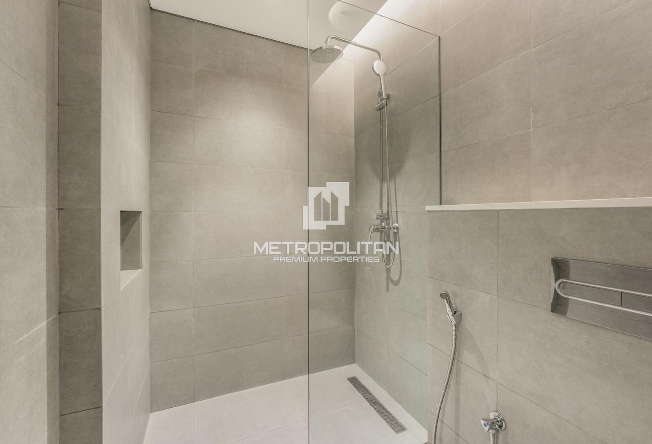 Spacious Layout | Vacant | Spectacular Views photo 12