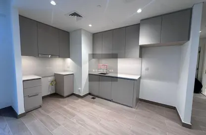 شقة - 2 غرف نوم - 2 حمامات للايجار في لوتس في كريك بيتش مبنى 3 - لوتس في كريك بيتش - جريك بيتش - مرسى خور دبي - دبي