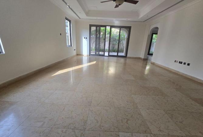 70686142 - صورة العقار 3