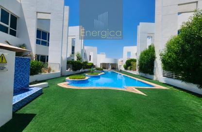 Villa - 4 Bedrooms - 5 Bathrooms for rent in Jumeirah 1 Villas - Jumeirah 1 - Jumeirah - Dubai