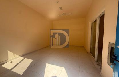 Warehouse - Studio - 4 for rent in Umm Al Thuoob - Umm Al Quwain