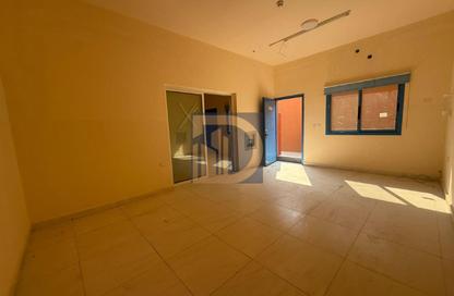Warehouse - Studio - 4 for rent in Umm Al Thuoob - Umm Al Quwain