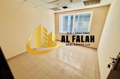 Office Space - 2 Bedrooms - 1 Bathroom for rent in Al Majaz 3 - Al Majaz - Sharjah