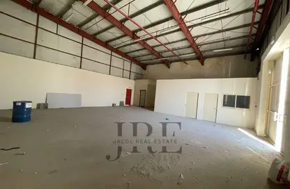 مستودع - استوديو للايجار في المنطقة الصناعية رقم 12 - المنطقة الصناعية بالشارقة - الشارقة