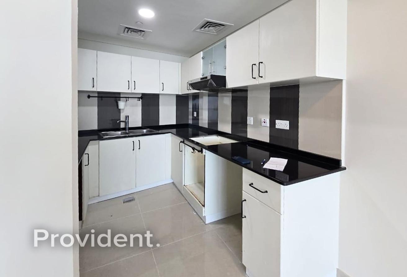 Dubai Marina Charm | High Floor | Unfurnished photo 9