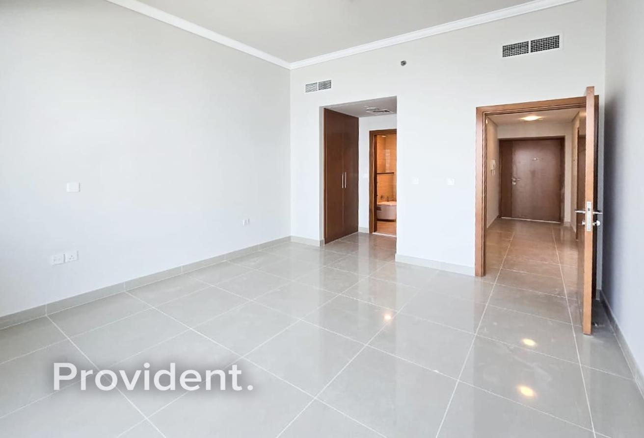 Dubai Marina Charm | High Floor | Unfurnished photo 6