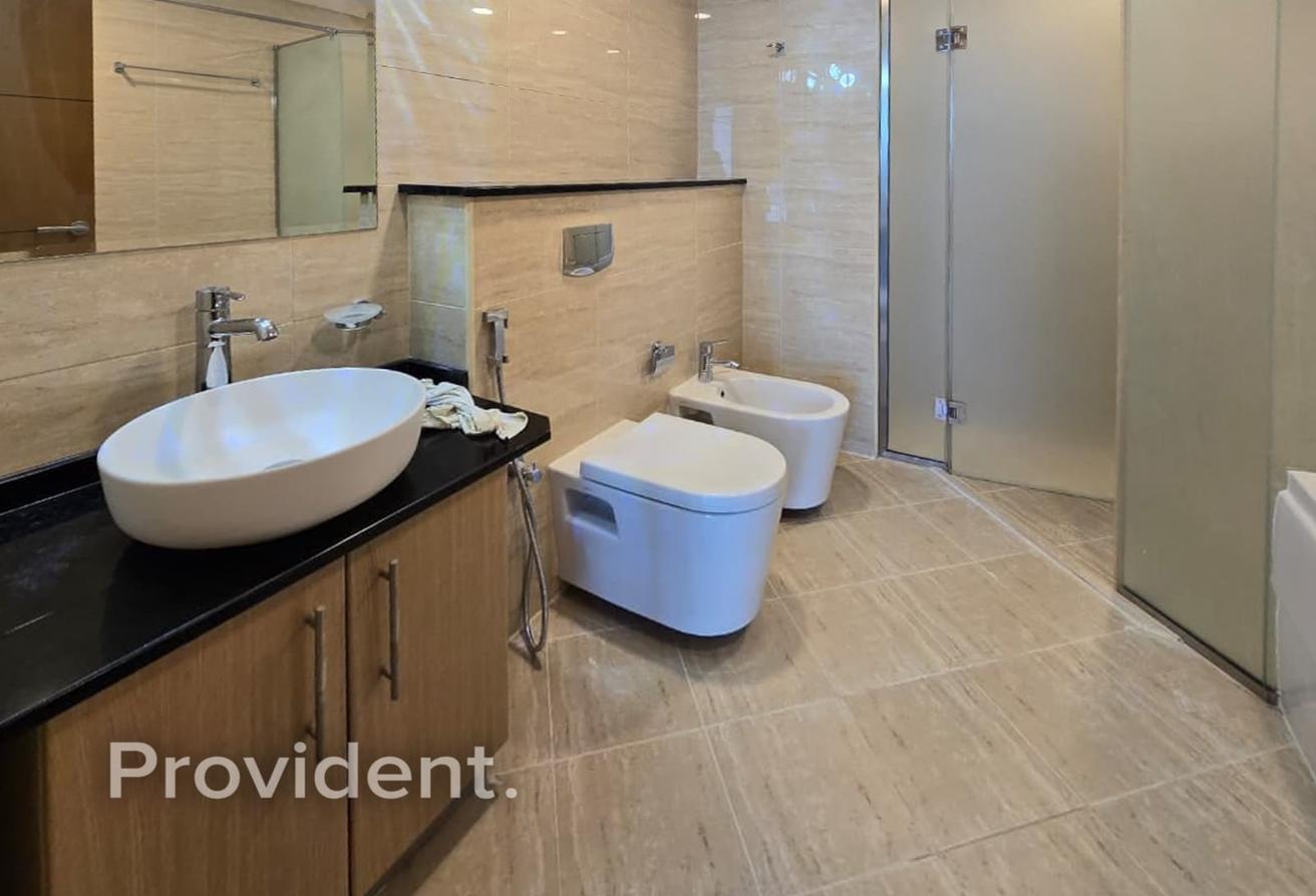 Dubai Marina Charm | High Floor | Unfurnished photo 13