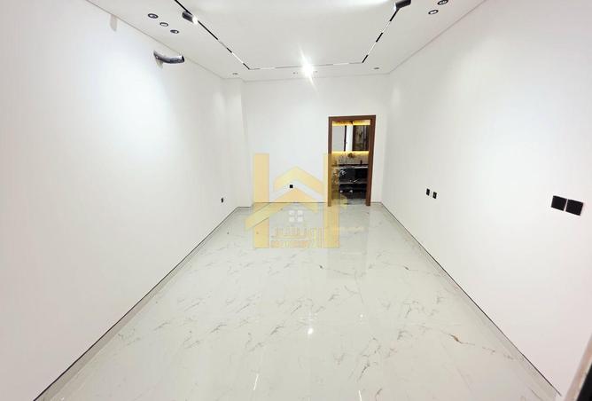 117695210 - Property Image 3