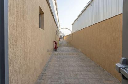 Warehouse - Studio - 1 for rent in Al Jlail - Al Sajaa - Sharjah