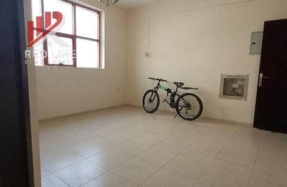 Apartment - 1 Bedroom - 2 Bathrooms for rent in Al Nabba - Sharjah