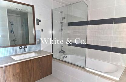 Apartment - 1 Bedroom - 3 Bathrooms for sale in Al Haseer - Shoreline Apartments - Palm Jumeirah - Dubai