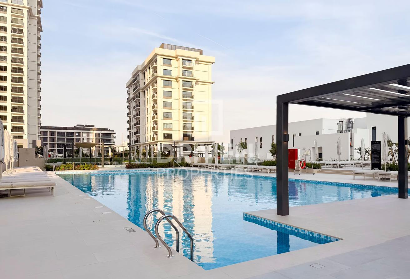 Pool and Villa Views | Furnished | Chiller Free photo 16