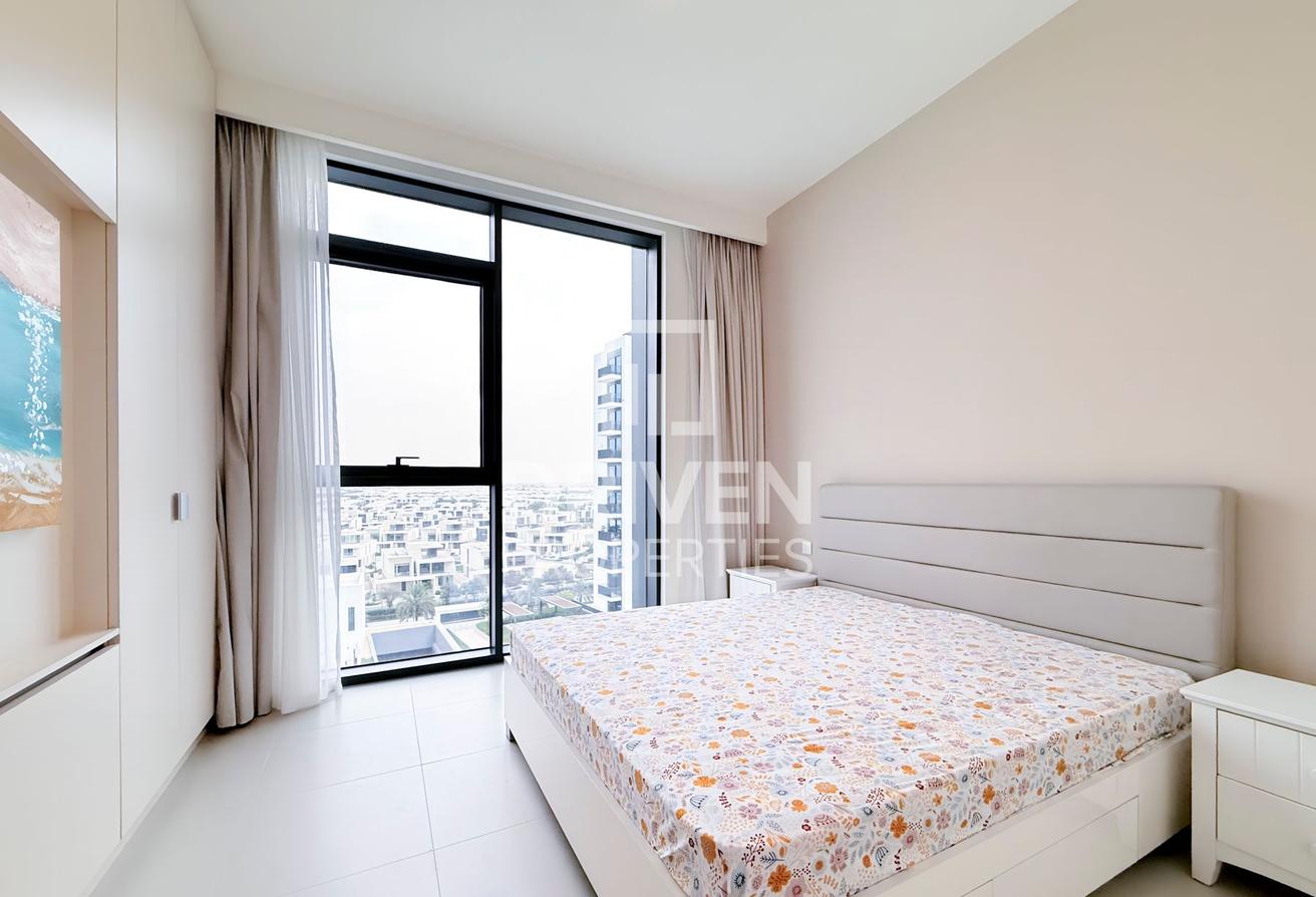 Pool and Villa Views | Furnished | Chiller Free photo 7