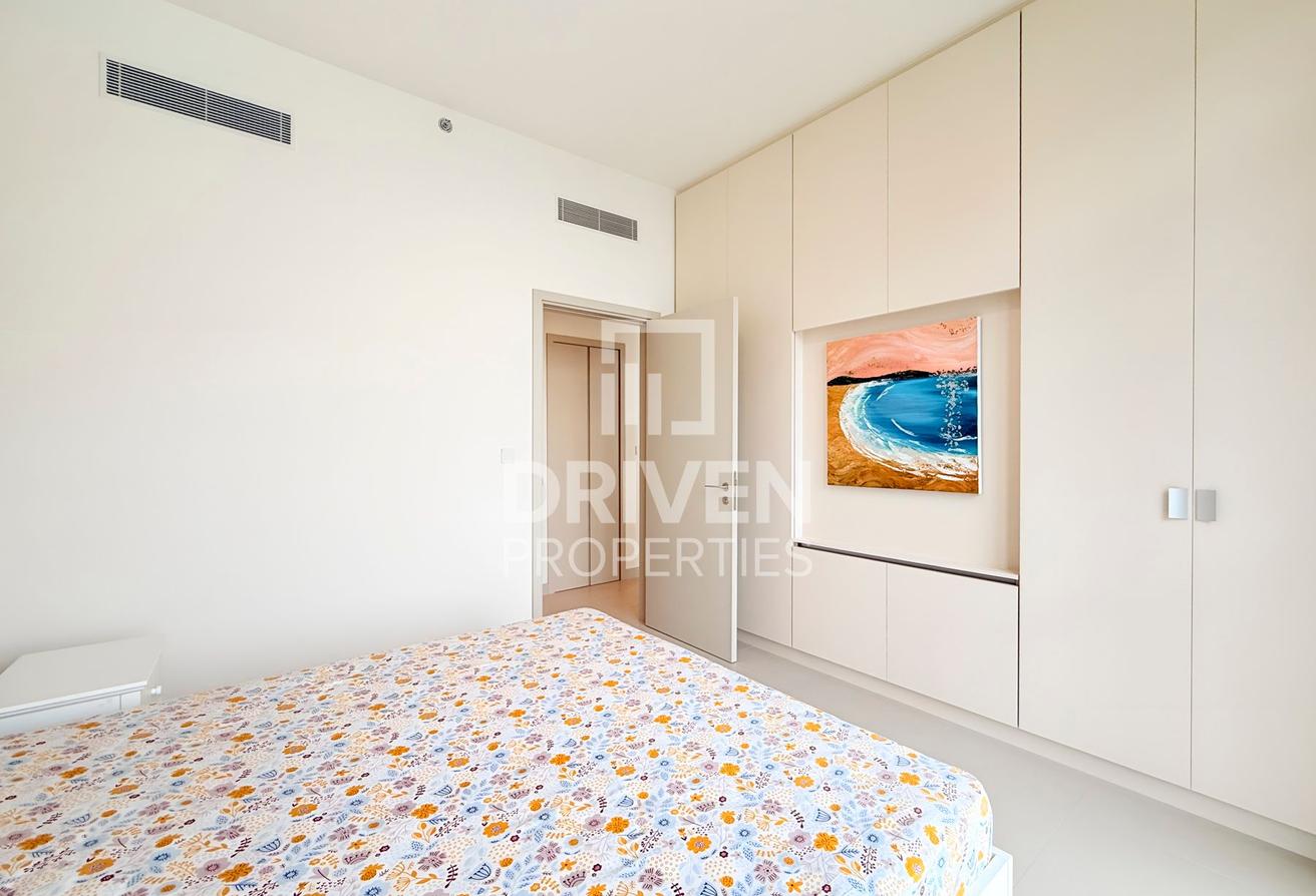 Pool and Villa Views | Furnished | Chiller Free photo 8
