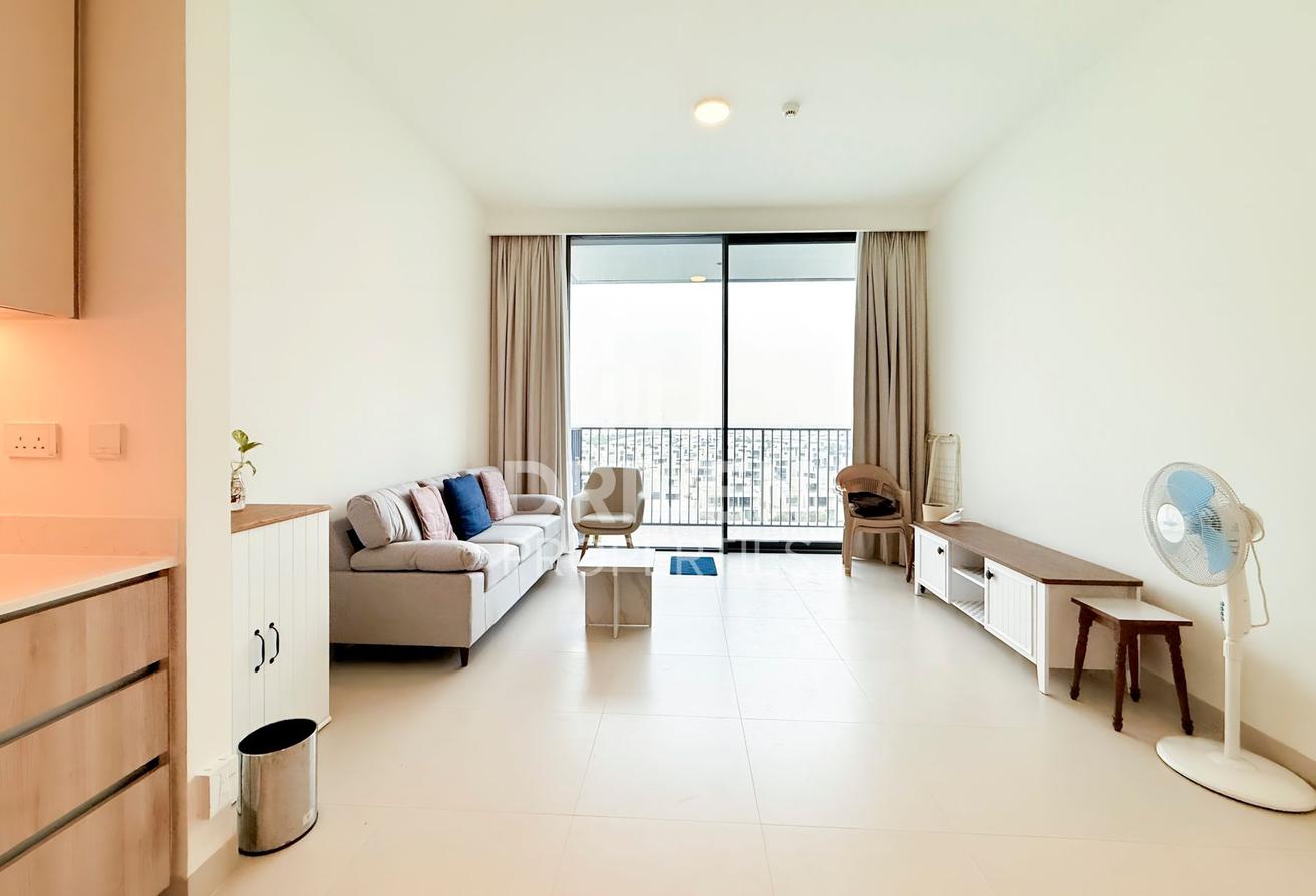 Pool and Villa Views | Furnished | Chiller Free photo 4