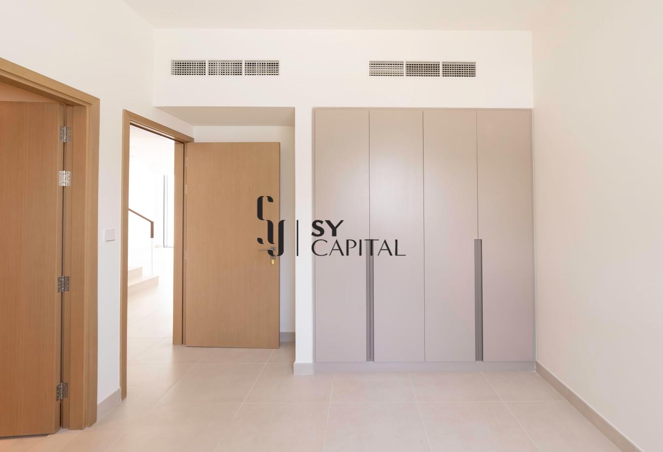 Corner Unit | Close To Community Centre | Big Plot photo 9