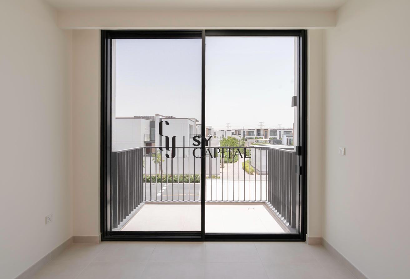 Corner Unit | Close To Community Centre | Big Plot photo 6