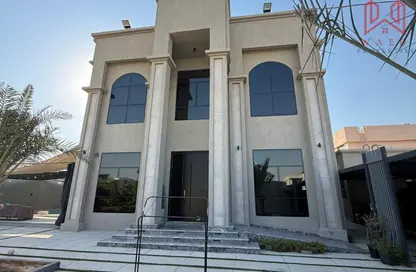 Villa - 4 Bedrooms - 7 Bathrooms for rent in Al Aweer 1 - Al Aweer - Dubai