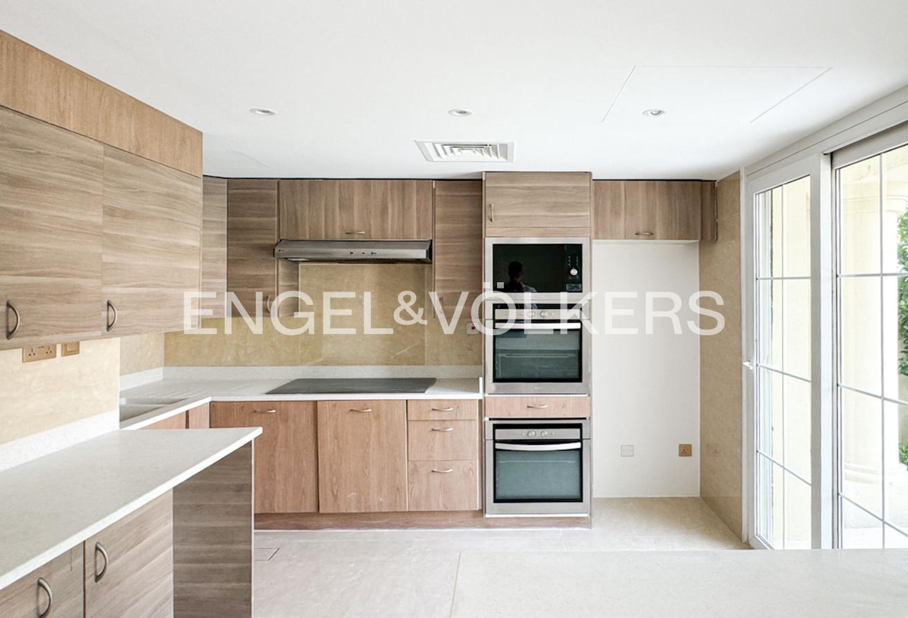 Available Now | Converted 4M | Fully Upgraded Throughout photo 4