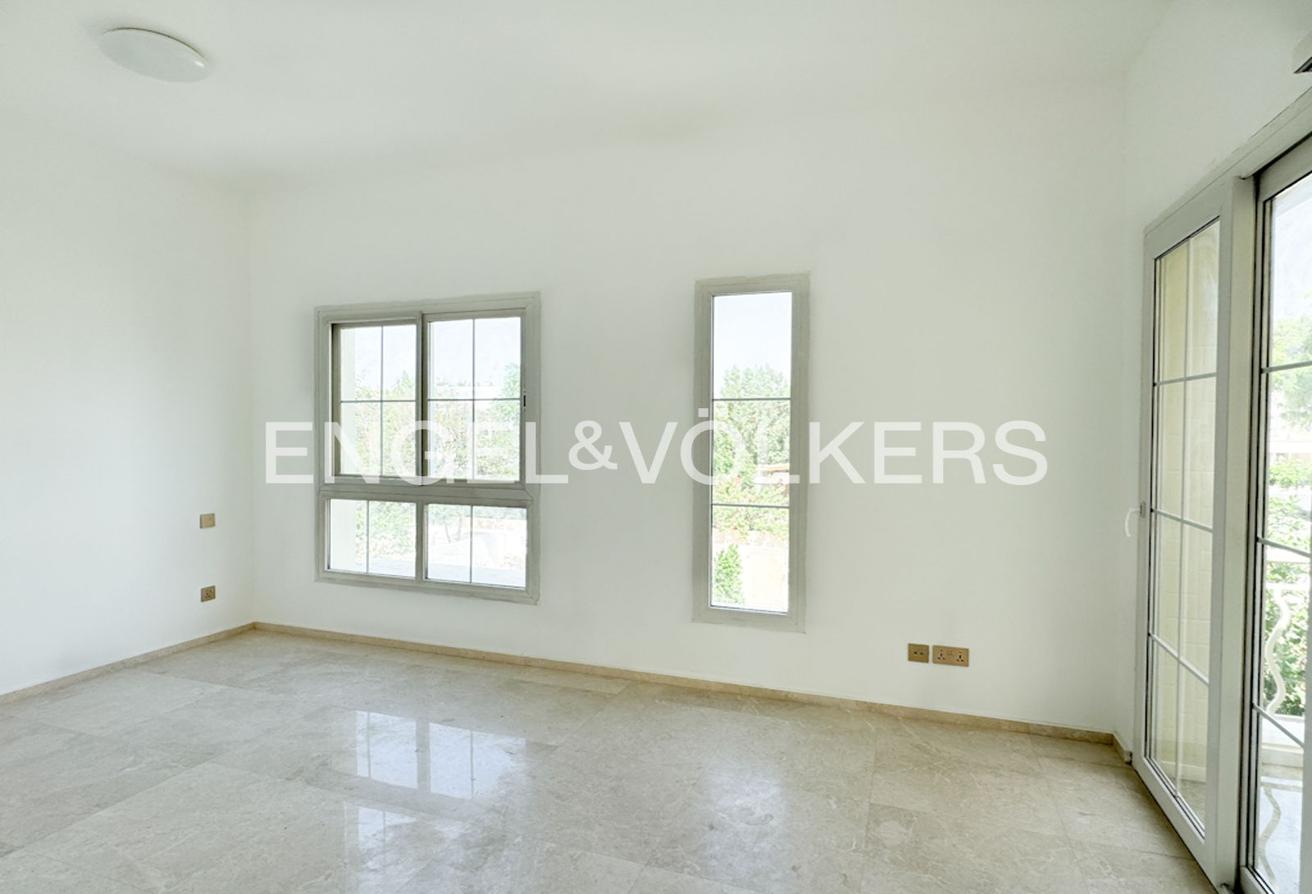 Available Now | Converted 4M | Fully Upgraded Throughout photo 9