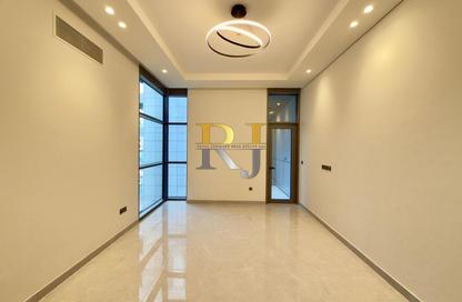 Apartment - 2 Bedrooms - 3 Bathrooms for rent in Al Jadaf Building - Al Jaddaf - Dubai