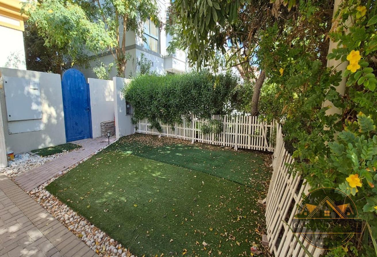 Vacant | 4BHK Villa + Maid's | Prime Location photo 5
