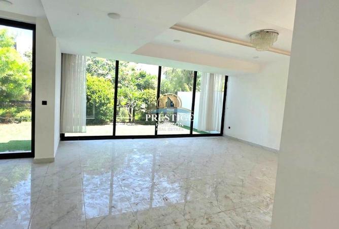 97401137 - Property Image 3