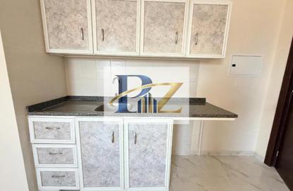 Apartment - Studio - 1 for rent in Muwailih Building - Muwaileh - Sharjah