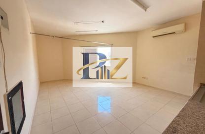 Apartment - Studio - 1 for rent in Muwailih Building - Muwaileh - Sharjah