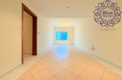 شقة - 2 غرف نوم - 2 حمامات للايجار في برج توينتي فرست سينشري - شارع الشيخ زايد - دبي