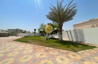Villa - 3 Bedrooms - 5 Bathrooms for sale in Al Nouf 1 - Al Nouf - Sharjah