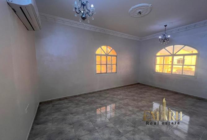 102820606 - Property Image 2
