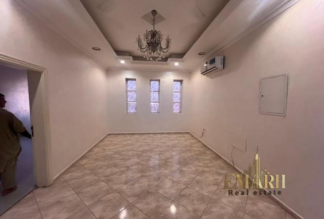 102820606 - Property Image 3