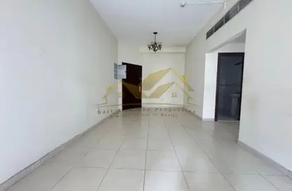 شقة - غرفة نوم - 2 حمامات للايجار في طريق منخول - بر دبي - دبي