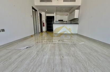 Apartment - 1 - 1 for rent in Jumeirah Garden City - Al Satwa - Dubai