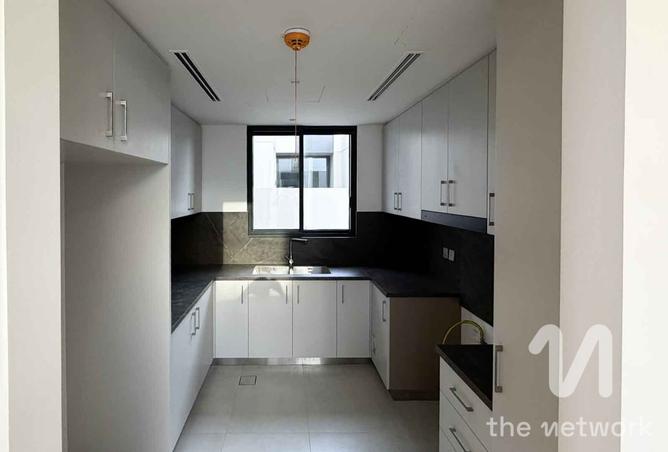 127006085 - Property Image 3