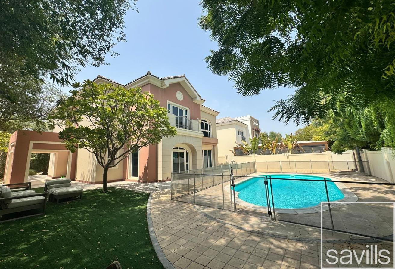 Prime Location | Luxurious Villa | Family Haven