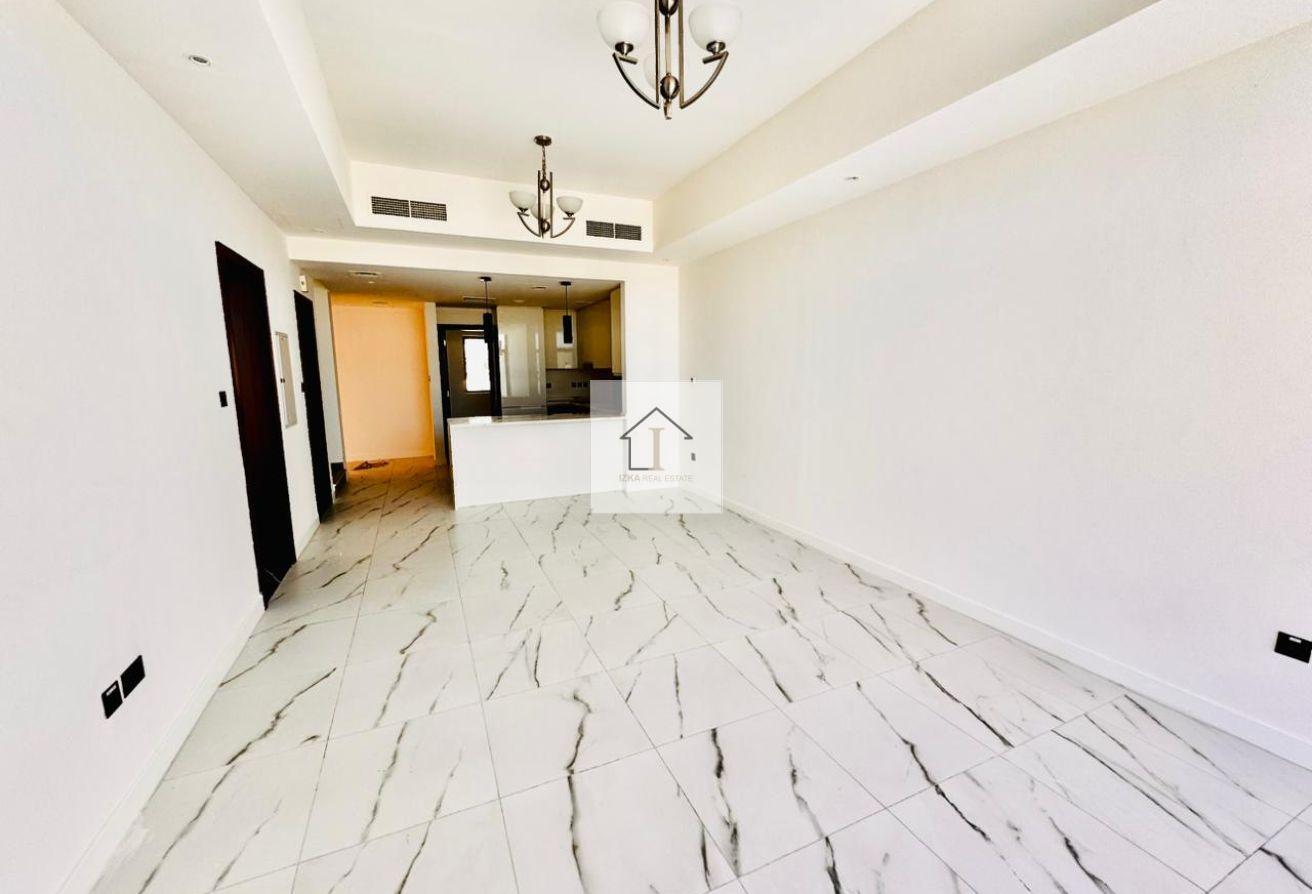 Spacious Layout | Well Maintained | Keys In Hand photo 3